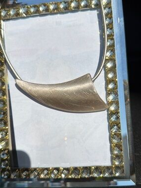 Sleek Gold-Tone Curved Pendant Necklace - Women's Jewelry